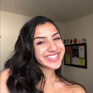 Meet your Posher, Nora